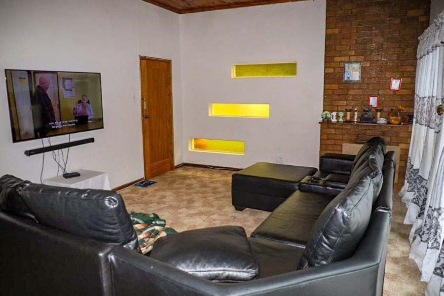 3 Bedroom Property for Sale in Heilbron Free State